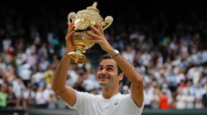 roger-federer-wimbledon-trophy